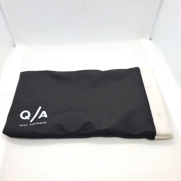 Quay Australia Black & White Sunglasses Case - Picture 1 of 2